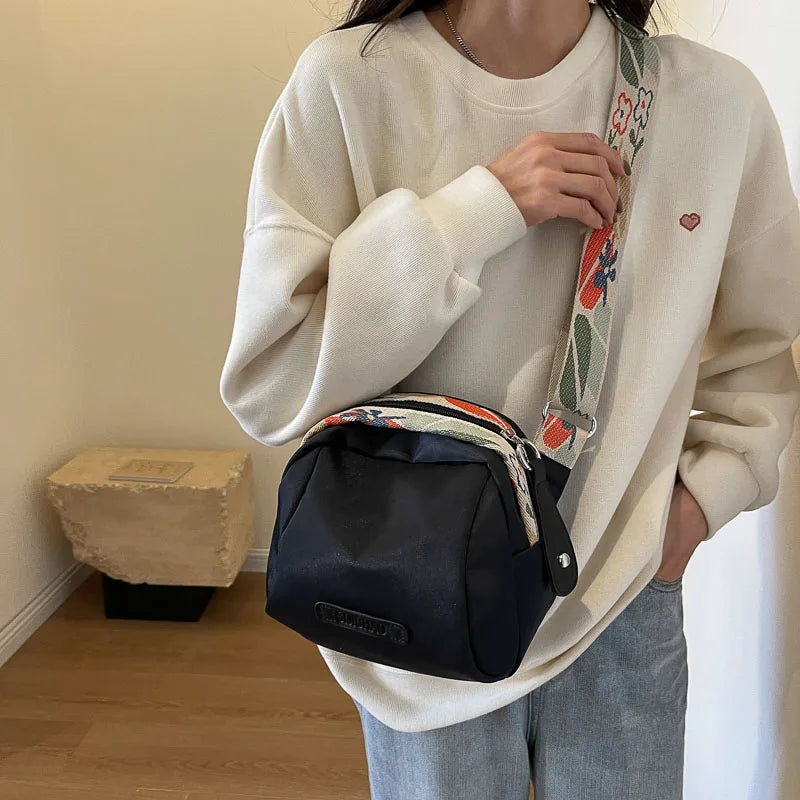 Fashion Crossbody Bags For Women Oxford Cloth Pillow Shell Shoulder Bag Large Capacity Travelling Casual Street Small Fabric Bag