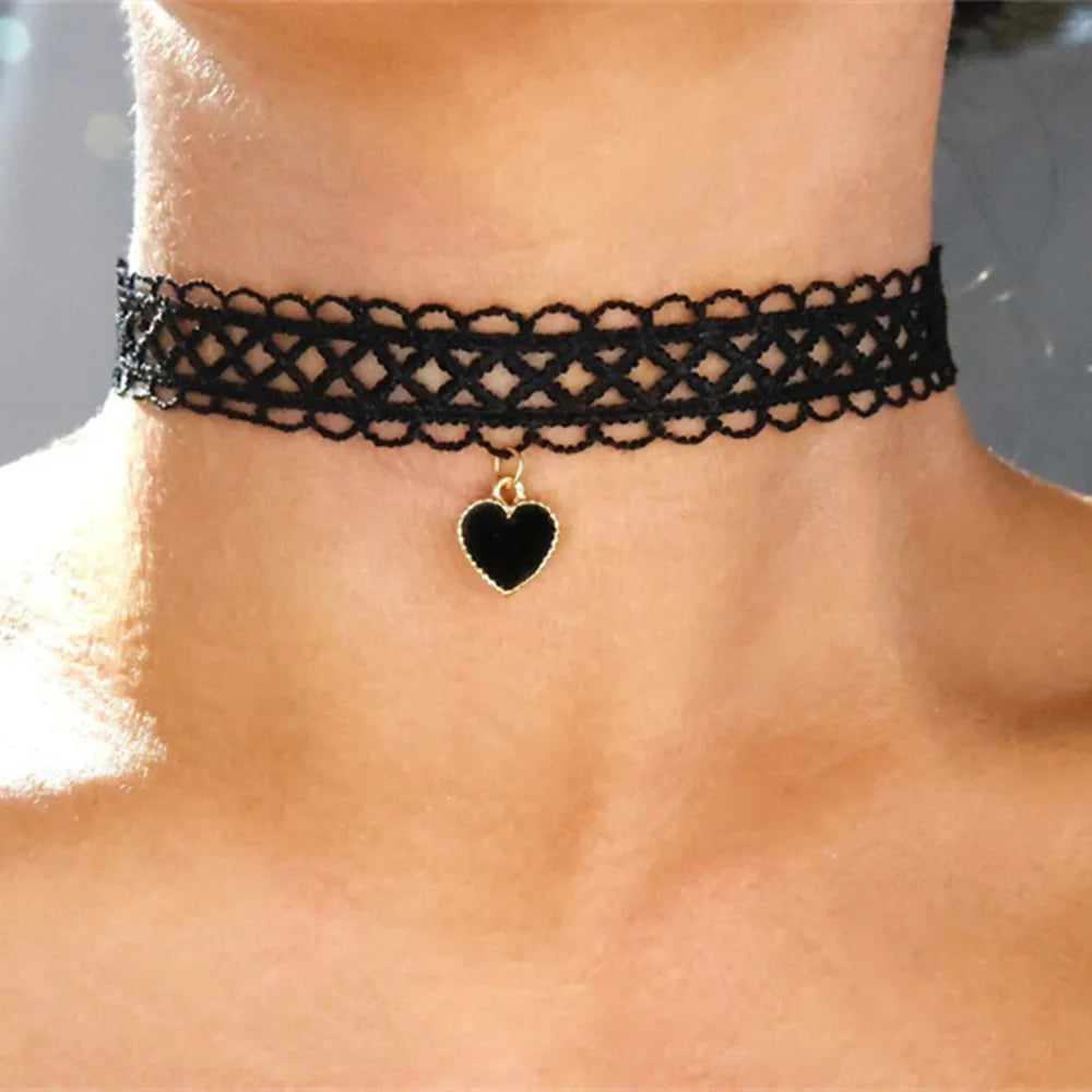 Preț 10 USD 2020 femei Vintage Fashion Black Lace Heart Shape pandantiv colier elegant simplu Choker bijuterii pentru femei Preț 10 USD
