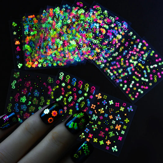 Nagel-Sticker 2025: Schmetterling-Blumen Luminous 3D - Glow-in-Dark Manicure Collection