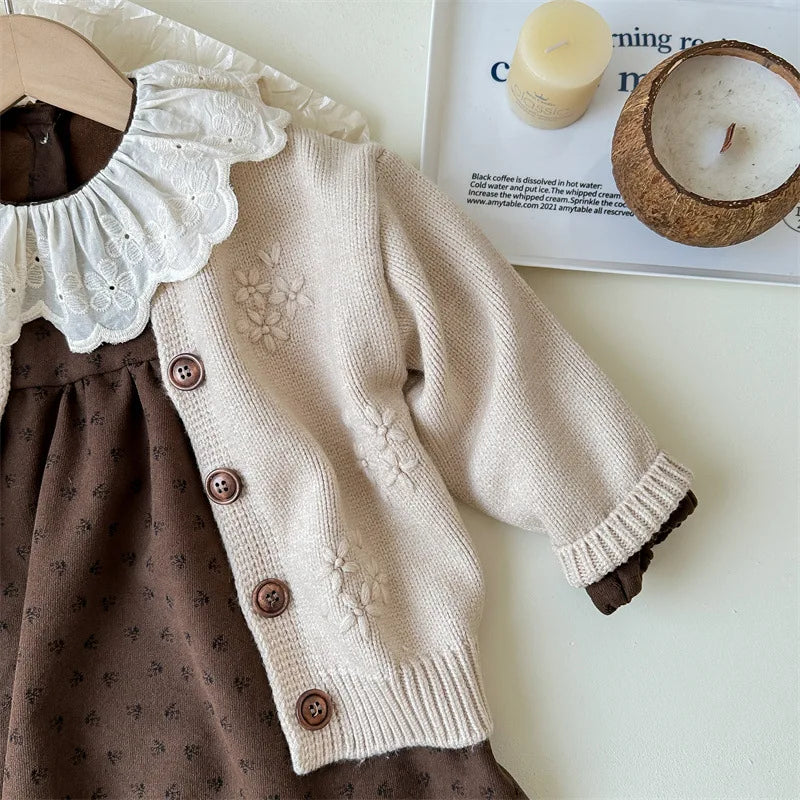 CN Zhejiang 111 Strickcardigan Floral Kleid - Größe 4-6Y, Zwei-Teilig, Baumwolle Kindermode