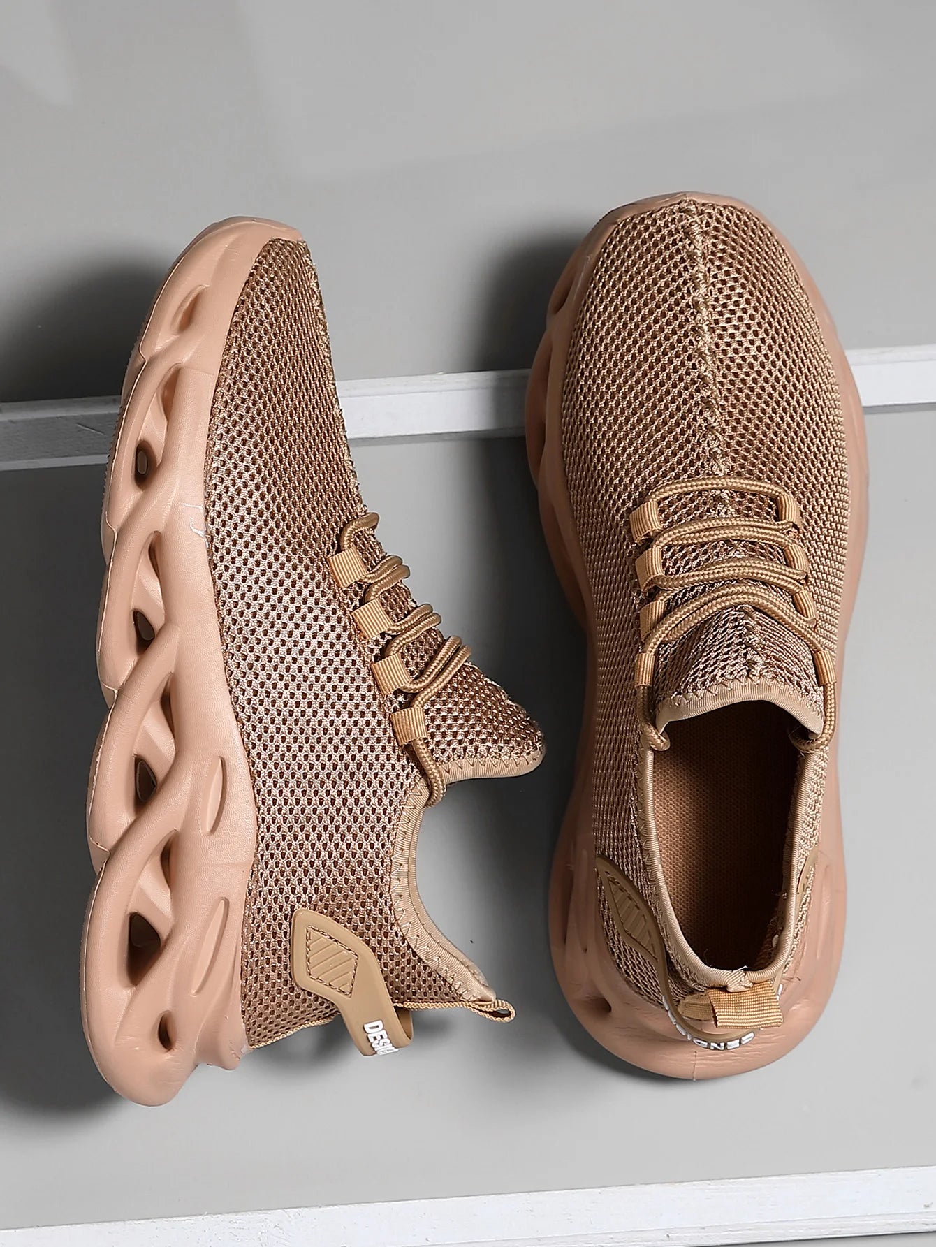 Herren-Laufschuhe 2025: EALSQN Männer Sport Laufen Schwarz Jogging Schuhe Lässige Sneaker Braun Outdoor Atmungsaktiv Mesh Frauen Leicht Stoßdämpfung Schwarz Tennis Kollektion