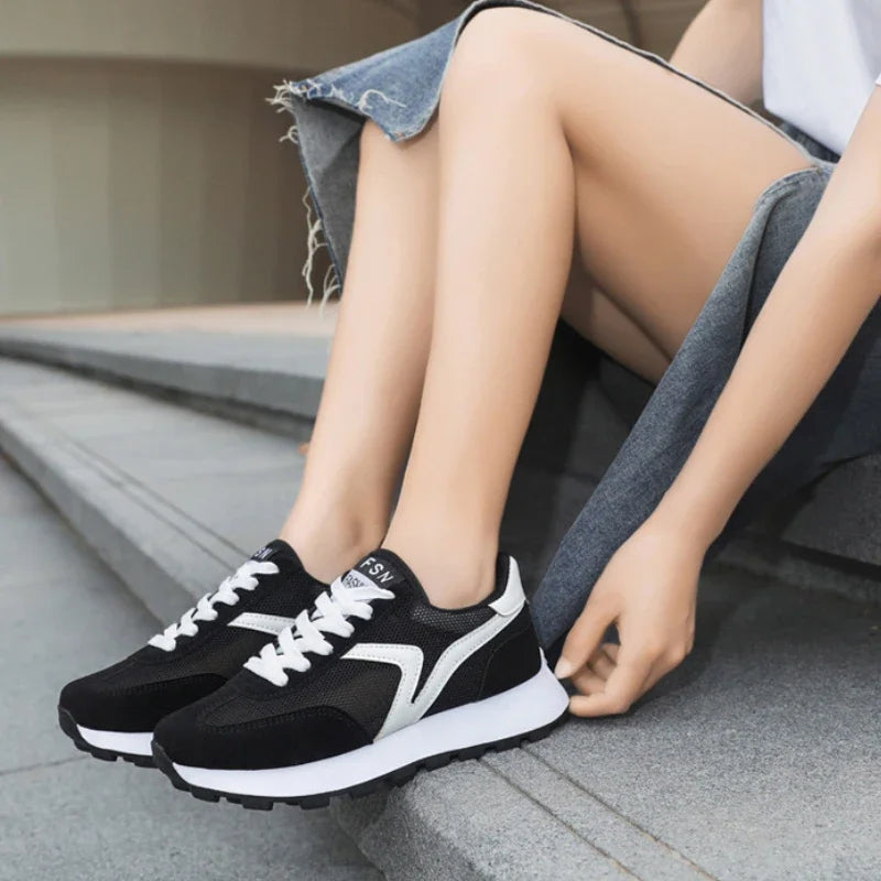 New Women's Sneakers Fashion Breathable Unisex Casual Shoes Lightweight Lace-Up Running Shoes Outdoor Platform Tennis Shoes Male