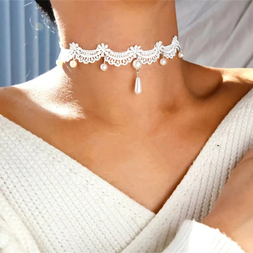 Preț 10 USD 2020 femei Vintage Fashion Black Lace Heart Shape pandantiv colier elegant simplu Choker bijuterii pentru femei Preț 10 USD