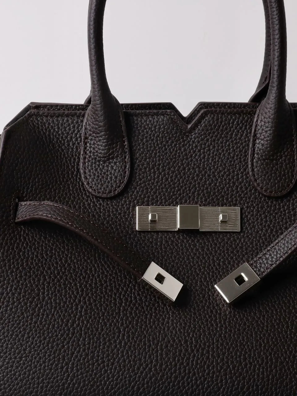 Modern leather tote for women functional & fashionable design