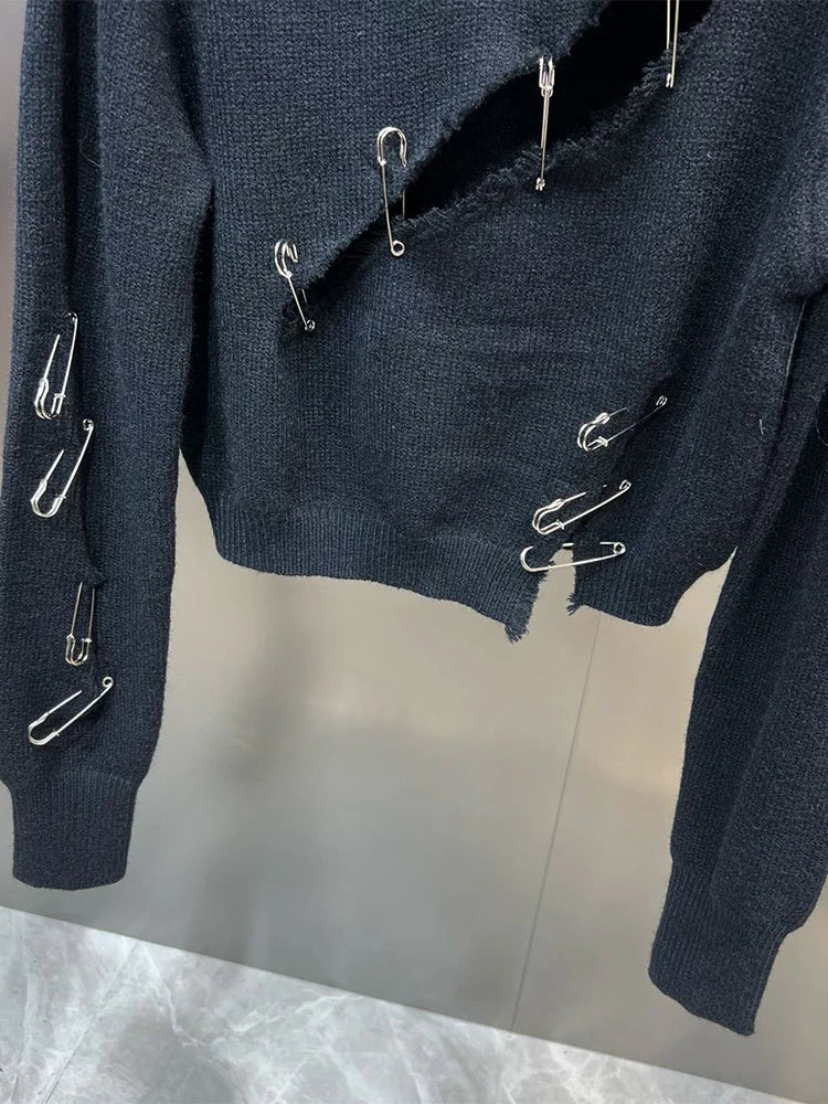 Mina Gothic O Hals Pullover - Lochmuster Größe M Langarm