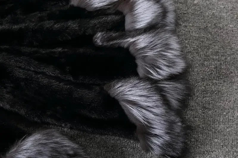 Nowsaa Kapuzen Fellmantel - Größe M, Warm, Fellbesatz