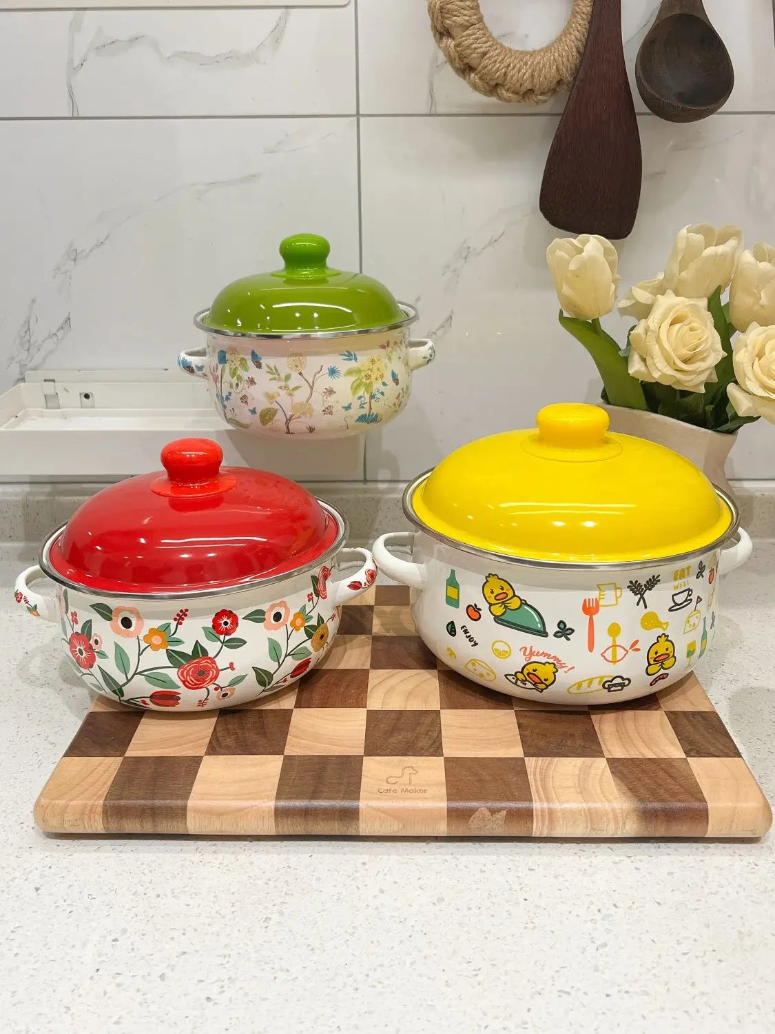 Kitchen Cookware Utensils Set 16/18/20CM Red Yellow and Green Enamelled Pots and Pans, 3-piece Set, Induction Cooktop, Open Fire