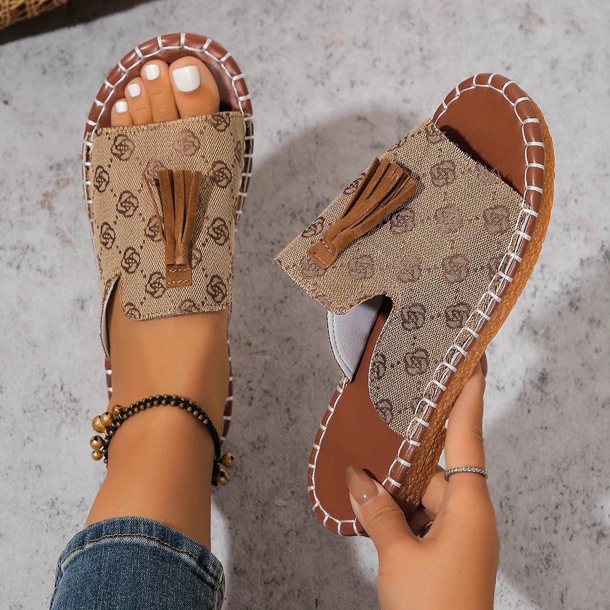 Women Slippers Summer Casual Beach Holiday Slippers New Fashion Fringe Outdoor Flat Shoes Women Open Toe Sandals Slides Women