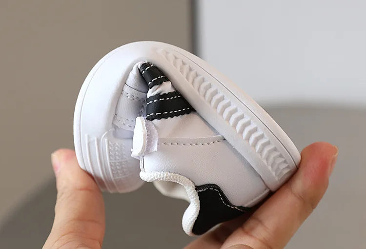 Neue Baby Schuhe 2025 - Frühling Herbst Weiche Sohle Kleinkind - Jungen Sport Schuhe Neue Weiße Mädchen Atmungsaktiv Rutschfest