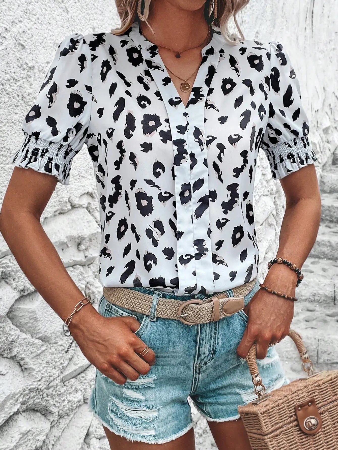 Elegant casual shirt for women V-neck short-sleeved full-body printed slim-fit shirt for women