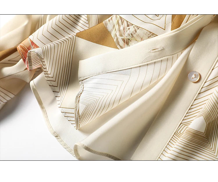 Elegant Style Ladies' Top for Day-to-day and Workplace Graceful Design Women's Blouse with Chic Print and Buttons