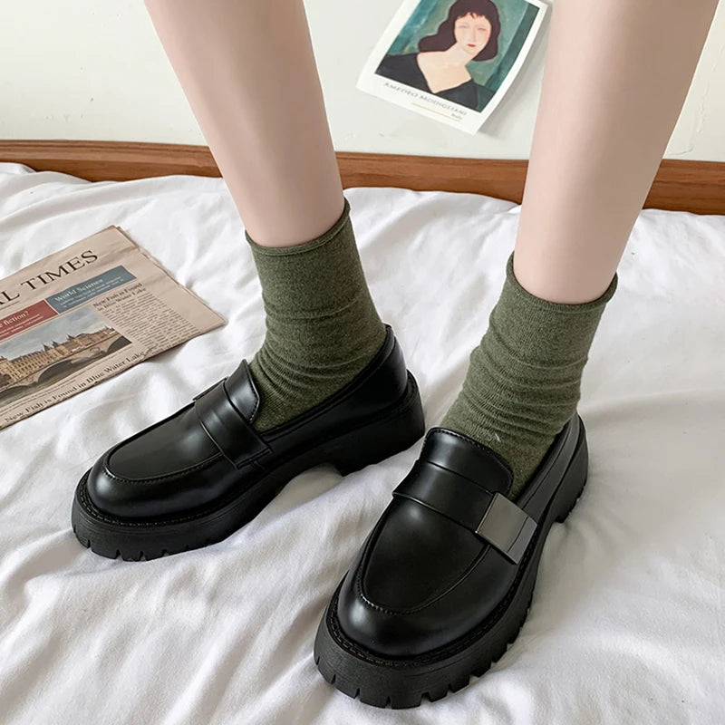 Womens Derby Shoes Black Flats British Style Casual Female Sneakers Ladies' Footwear Shallow Mouth Loafers With Fur Soft 2022