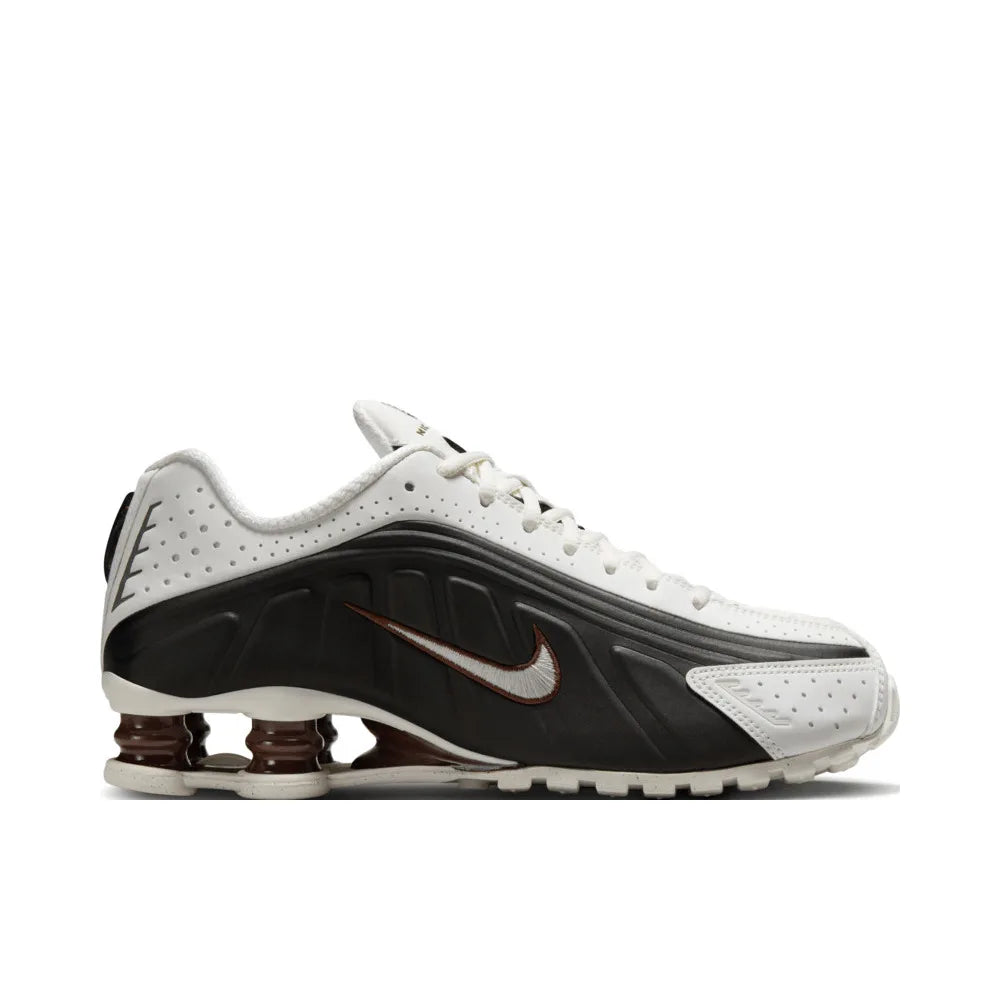 Nike Shox R4 Dämpfung - Obermaterial Polyester, Innenmaterial Canvas, Sohlenmaterial Gummi