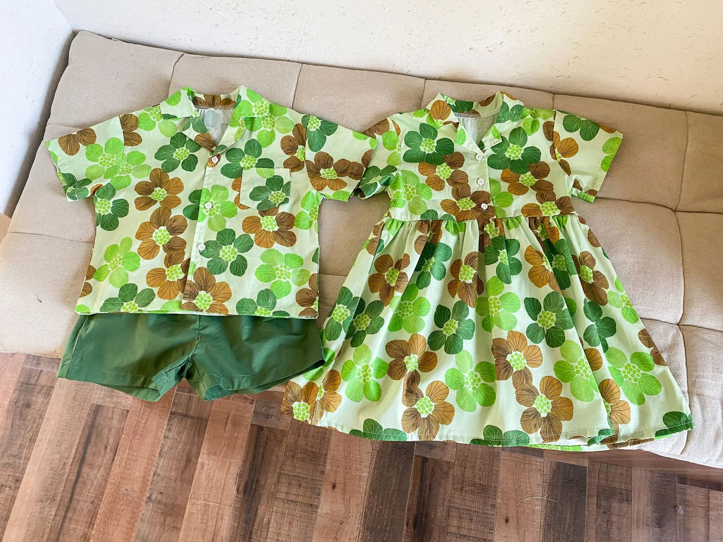 Kinder-Kleidungsset 2025 Sommer Neu Jungen Hemden Shorts 2-teilig Set Mädchen Blumenkleid Kinder Bruder Schwestern Outfits