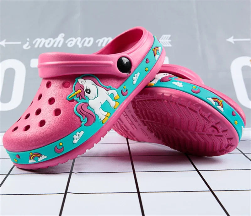 Kinder-Gartenschuhe 2025: Einhorn-Dinosaurier Strand-Sandalen Sommer Loch - Beach-Sandals Kollektion für Kinder