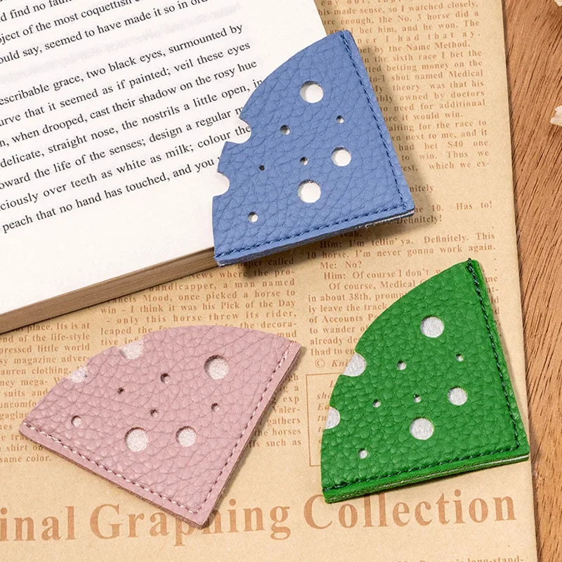 Lesezeichen 2025 - Käse Design PU Leder Bookmark Eckenschutz Schule Kreativ