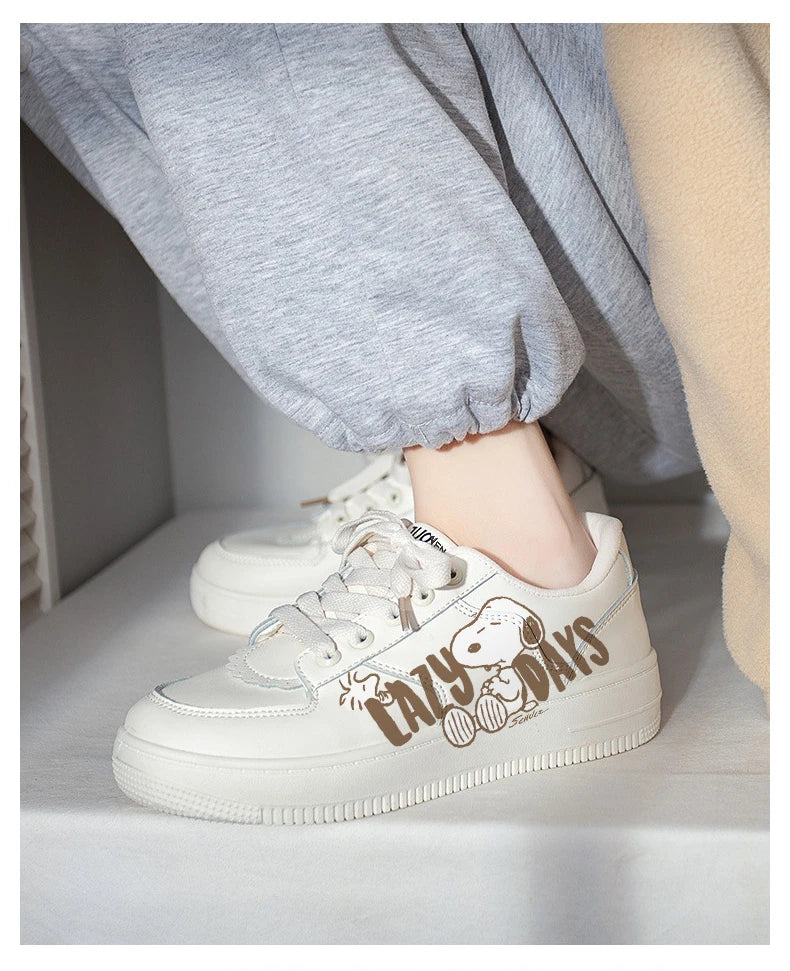 Snoopy Women Casual Shoes Fashion Breathable Walking Flat Shoes Woman White Graffiti Sneakers Women Tenis Feminino Female Shoes