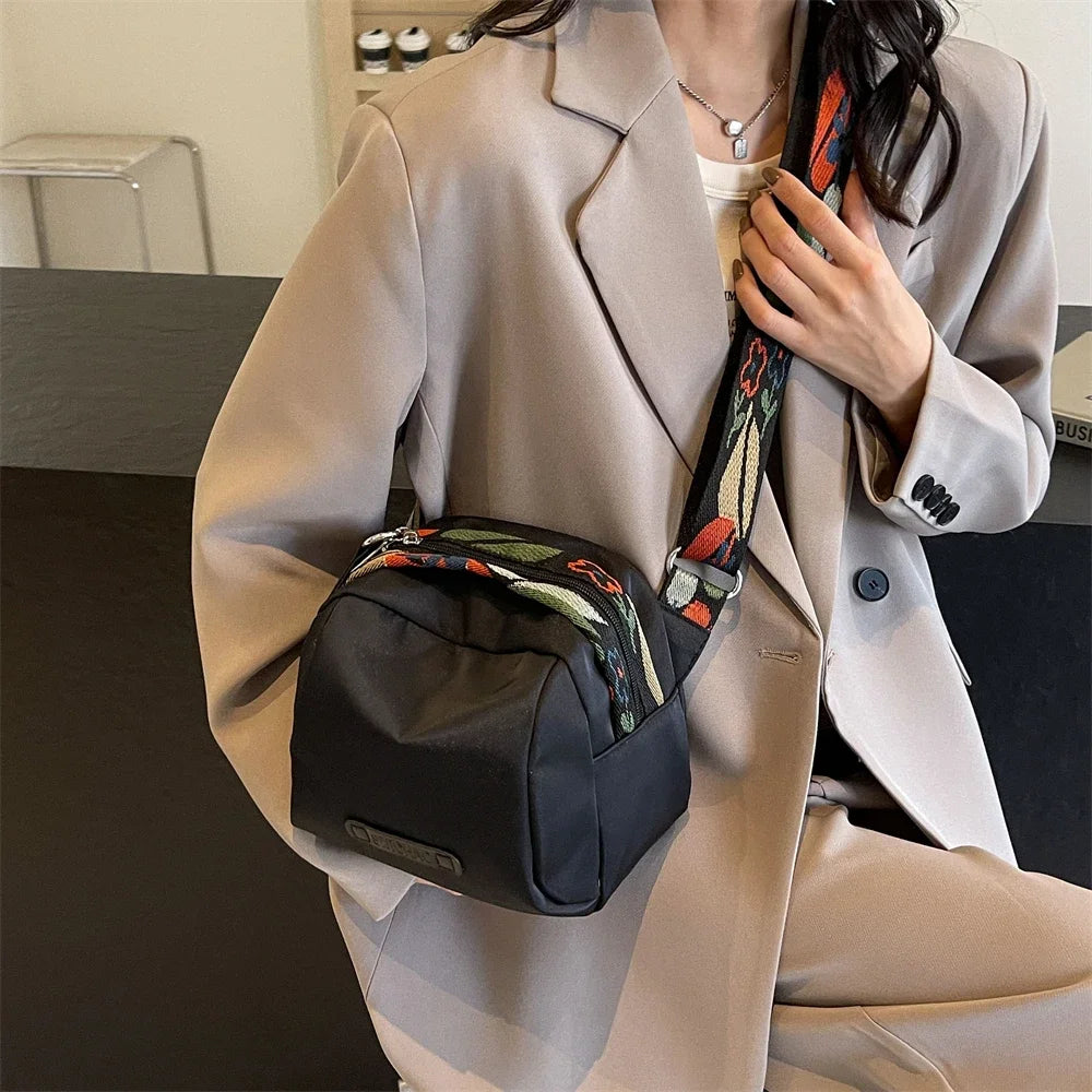 Fashion Crossbody Bags For Women Oxford Cloth Pillow Shell Shoulder Bag Large Capacity Travelling Casual Street Small Fabric Bag