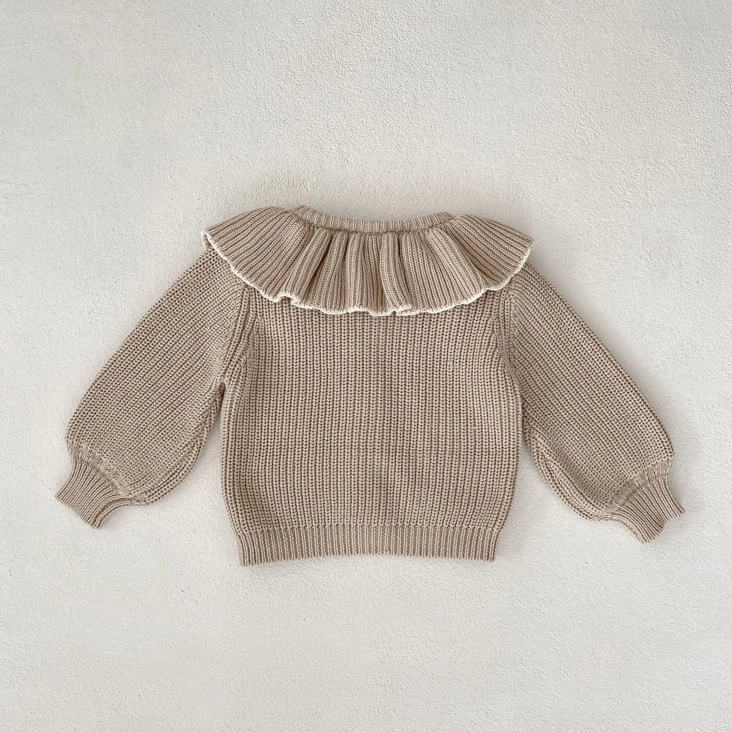 Charmant Strickjacke Lotuskragen - Größe 0-3J Rüschen