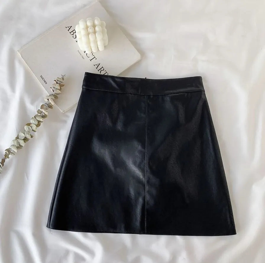 CN Minirock Hohe Taille Reißverschluss - Größe M PU Weinrot