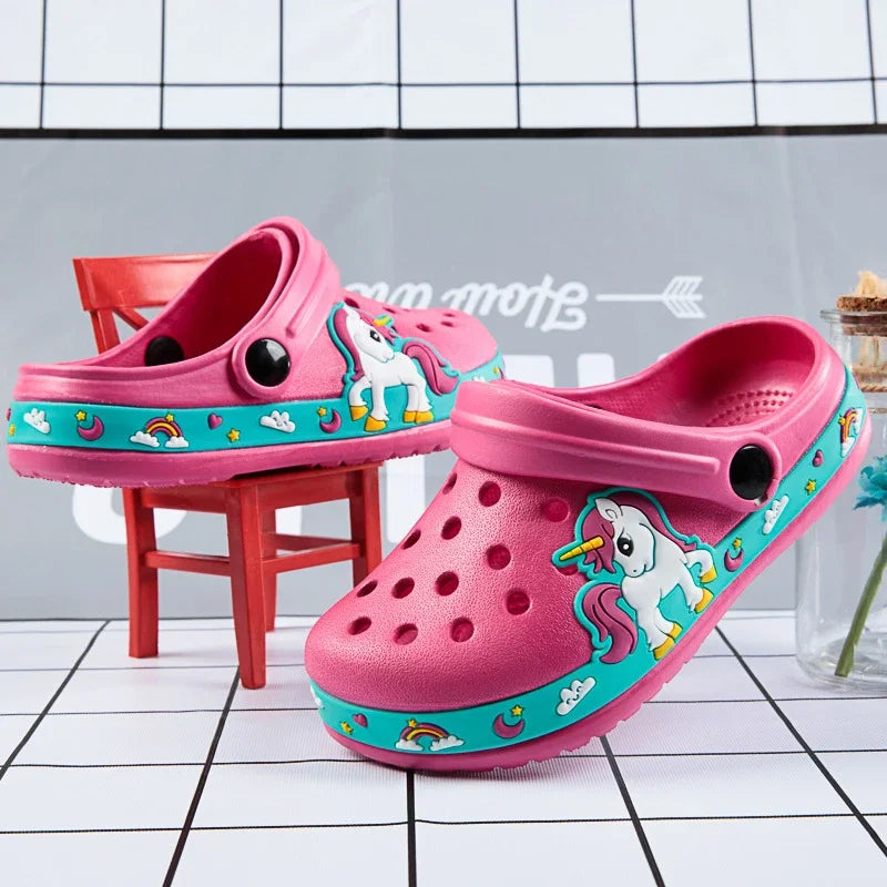 Kinder-Gartenschuhe 2025: Einhorn-Dinosaurier Strand-Sandalen Sommer Loch - Beach-Sandals Kollektion für Kinder