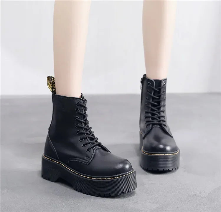 Ghete cu platformă din piele naturală CN Guangdong - Înălțimea tocului 3-5 cm, Platformă 2 cm, Mărimea EU 36-41