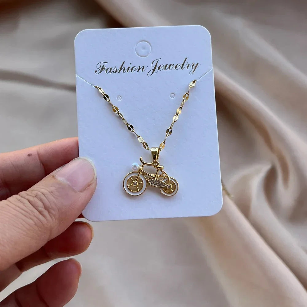 Rafinat bicicletă bicicletă pandantiv colier alb email fals perle bijuterii modă femei lanț coliere culoare aurie choker cadou 1PC
