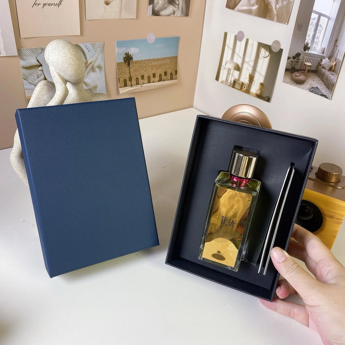 luxury unisex eau de parfum – timeless floral elegance