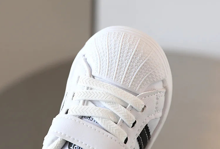 Neue Baby Schuhe 2025 - Frühling Herbst Weiche Sohle Kleinkind - Jungen Sport Schuhe Neue Weiße Mädchen Atmungsaktiv Rutschfest