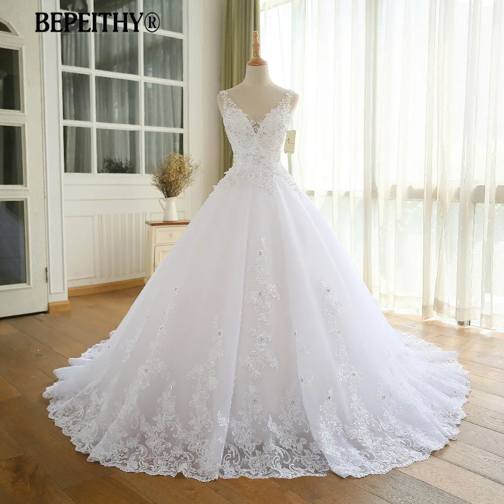 Maßgeschneidertes Prinzessin-Wedding-Dress mit Spitze - Hochzeitskleid 2022 für Frauen