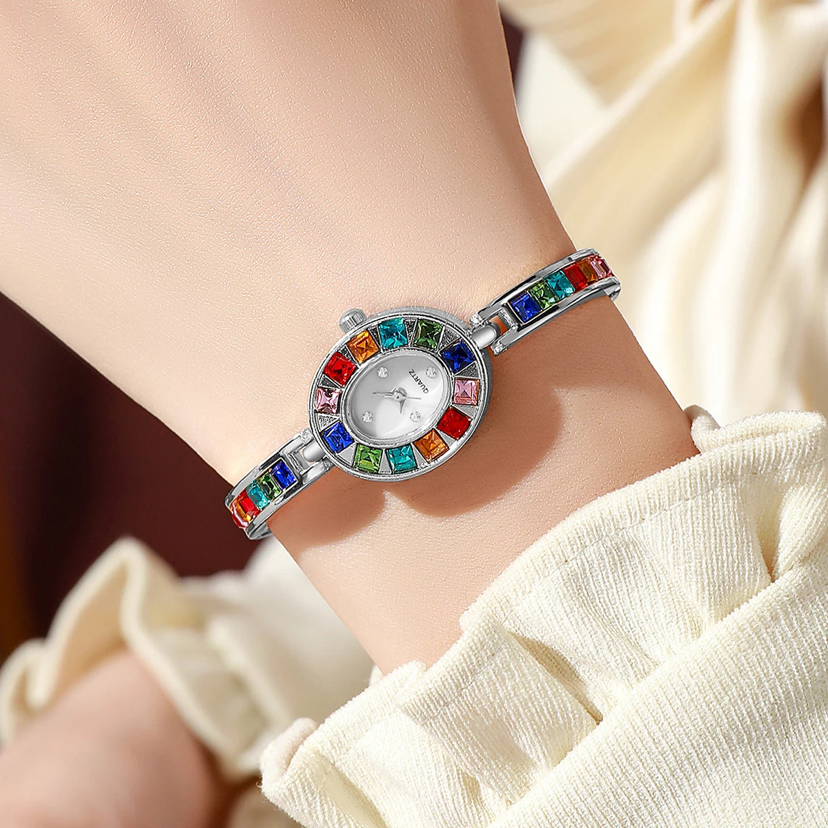 Damen-Uhr 2025: Luxury-Rhinestone Fashion-Bracelet - Girls Clock Collection
