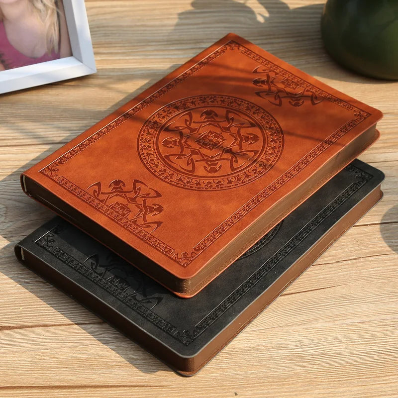 SQUMIDER A5 Geprägtes PU Leder Notizbuch - 120 Seiten