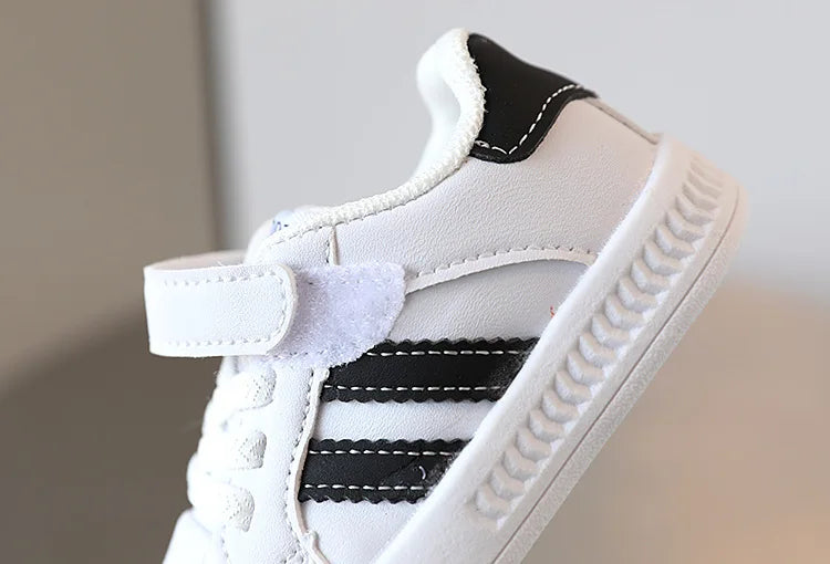 Neue Baby Schuhe 2025 - Frühling Herbst Weiche Sohle Kleinkind - Jungen Sport Schuhe Neue Weiße Mädchen Atmungsaktiv Rutschfest