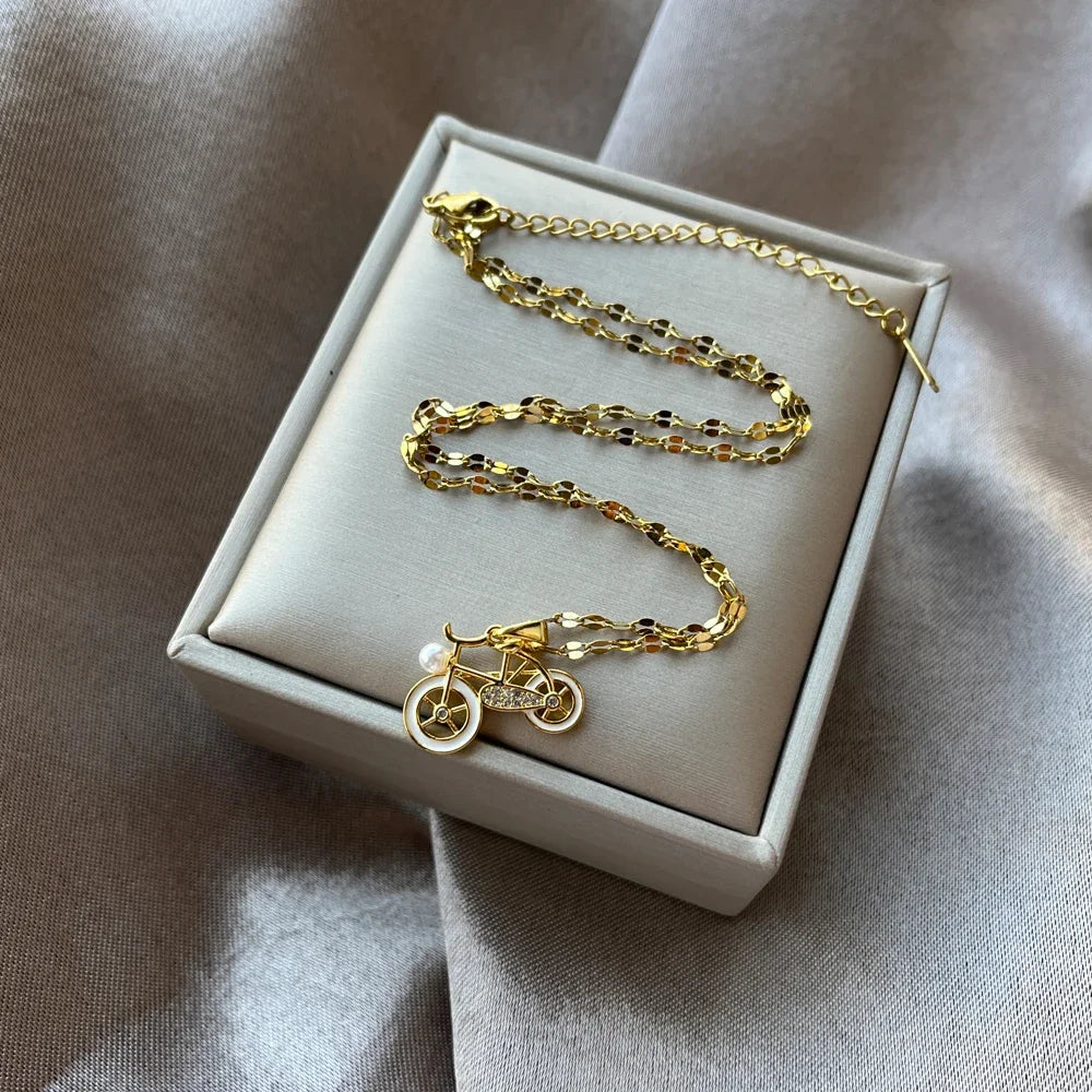 Rafinat bicicletă bicicletă pandantiv colier alb email fals perle bijuterii modă femei lanț coliere culoare aurie choker cadou 1 buc