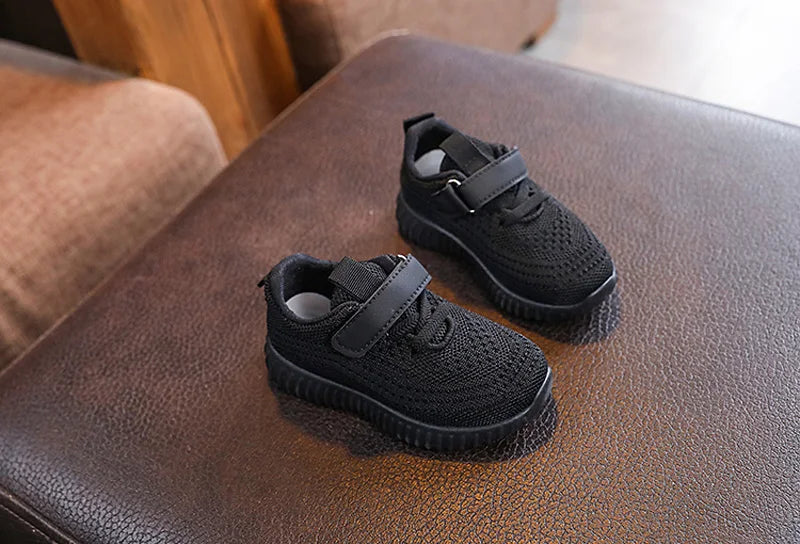 Kinder Schuhe 2025 - Frühling Sommer Kids Sneakers - Weich Atmungsaktiv Mesh Jungen Mädchen Schule Outdoor Sport