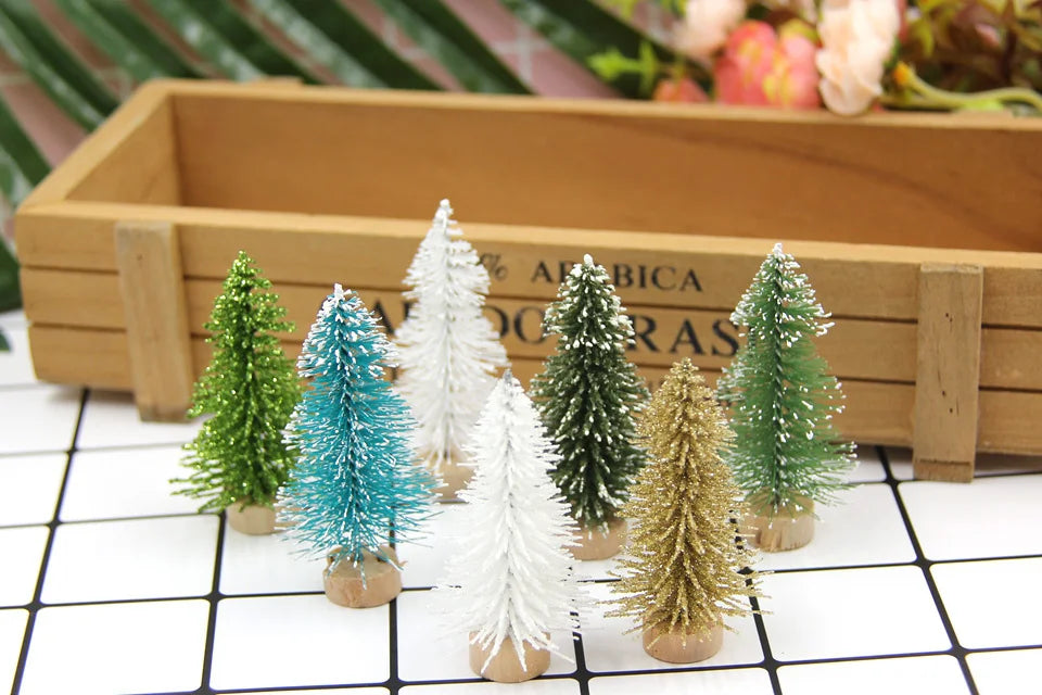 DIY House CH745-10pcs Kleiner Weihnachtsbaum - Größe 6,5 cm 10 Stück