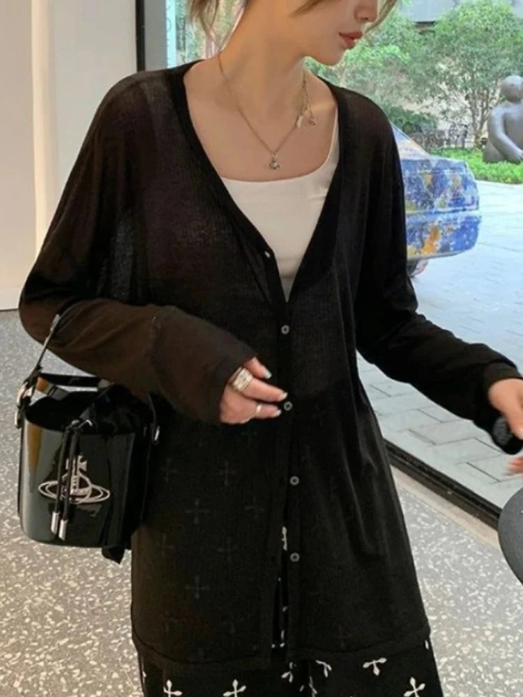 Belle V-Ausschnitt Strickjacke - M, Langarm, Leicht