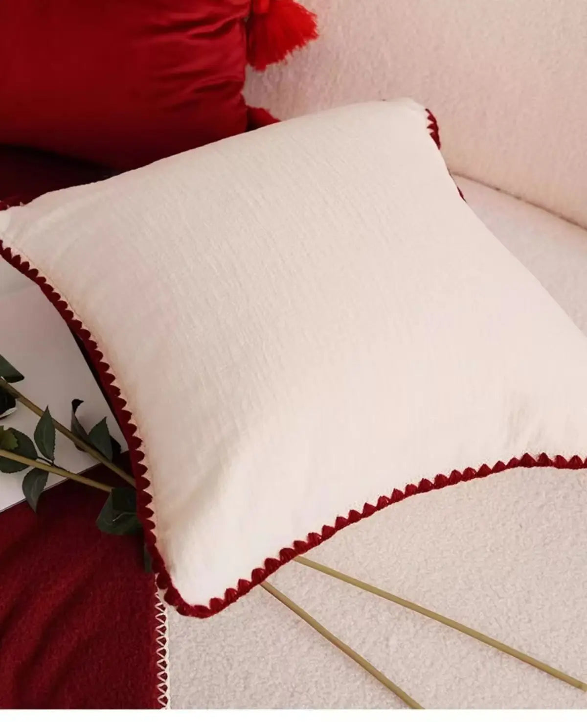 Modern Red Festive Cushion Cover Christmas Party Pillow Cover Decorative Polka Dot Tufted Tassel Velvet Pillowcase Home Decor