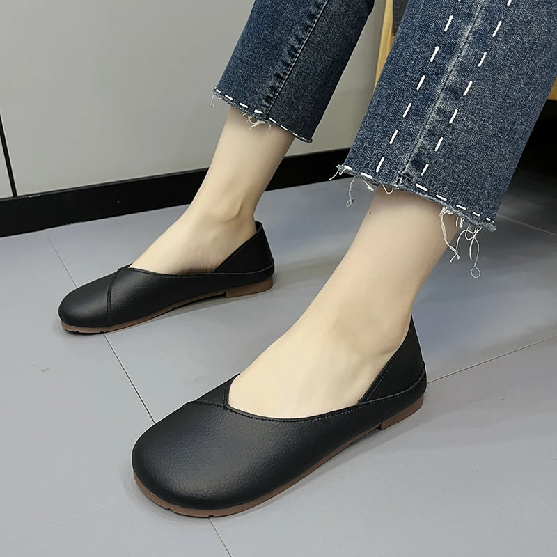 Damen Slip-On Lackleder Loafer 2025 - Casual Runde Zehen Flache Schuhe - Krankenschwester Ballett Sneaker Mode