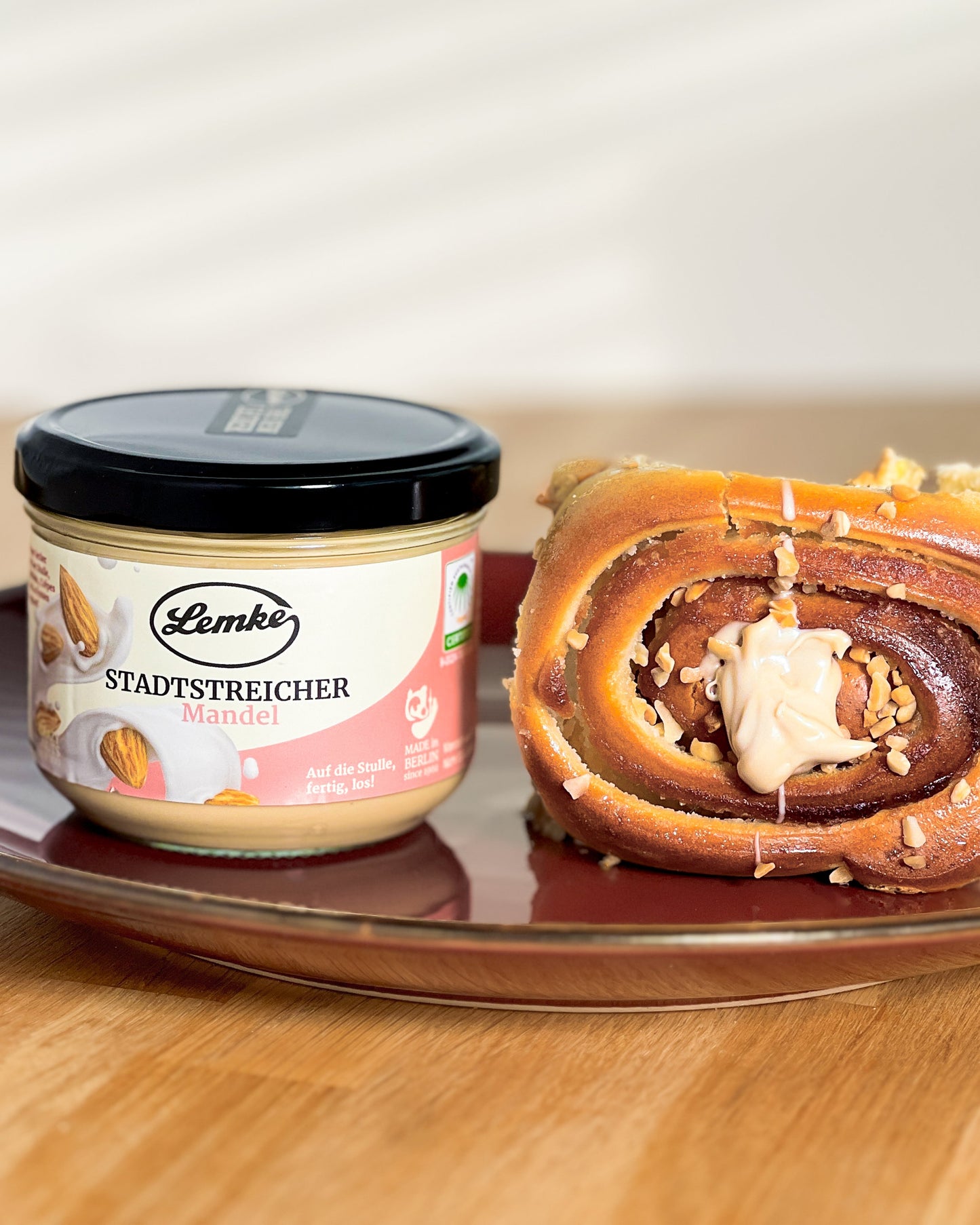 Cremă dulce cu migdale Lemke - Conținut 250 g, conținut de migdale 29,5%