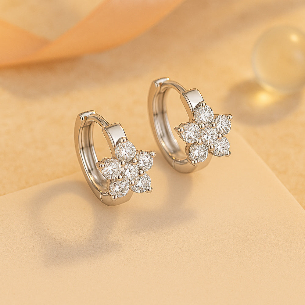 Cercei din argint 925, cercei rotunzi cu o mică floare din zirconiu cubic