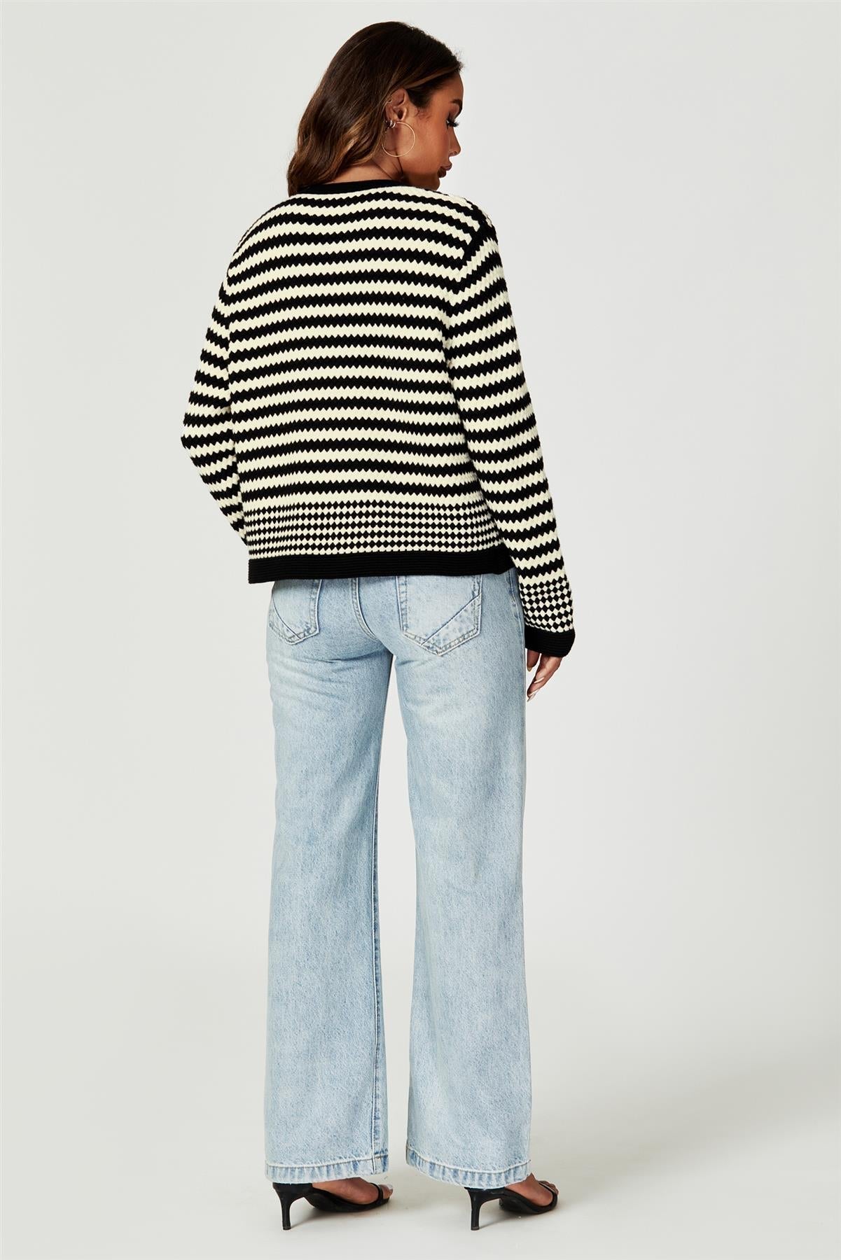 Cardigan tricotat cu model geometric în negru