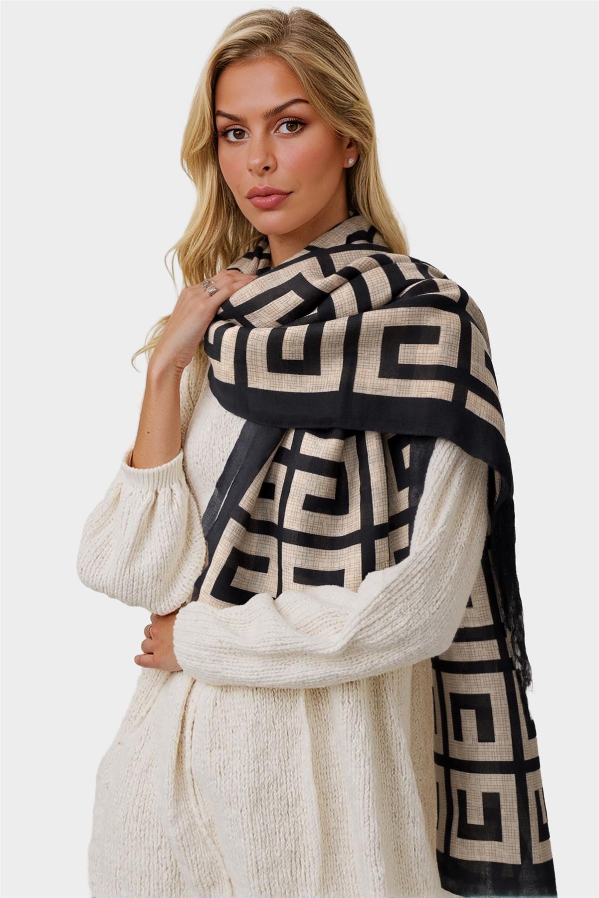 Eșarfă cu imprimeu geometric în bej și negru