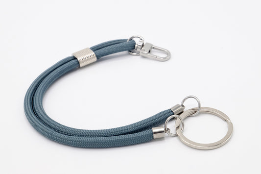 Schlüsselanhänger mit Karabiner Blaugrau