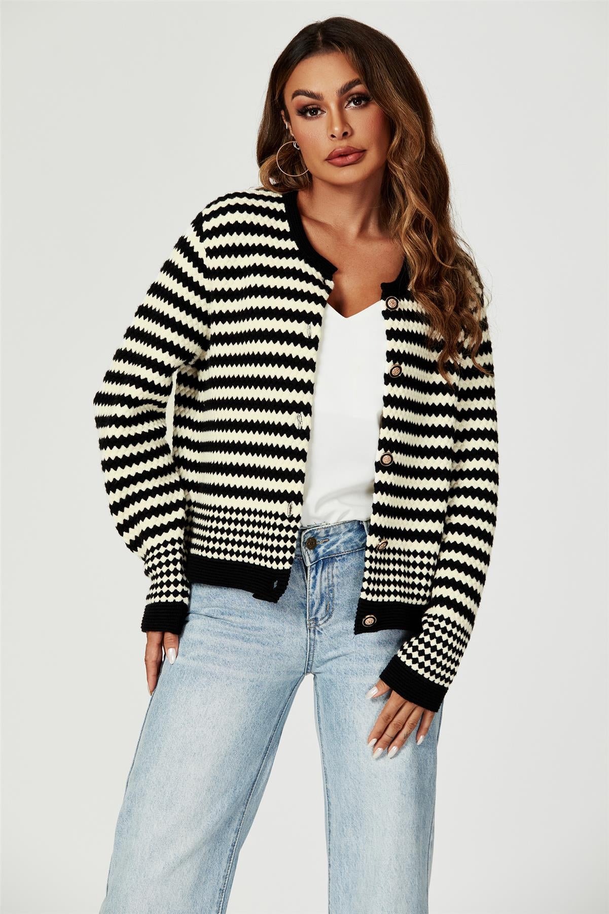 Cardigan tricotat cu model geometric în negru