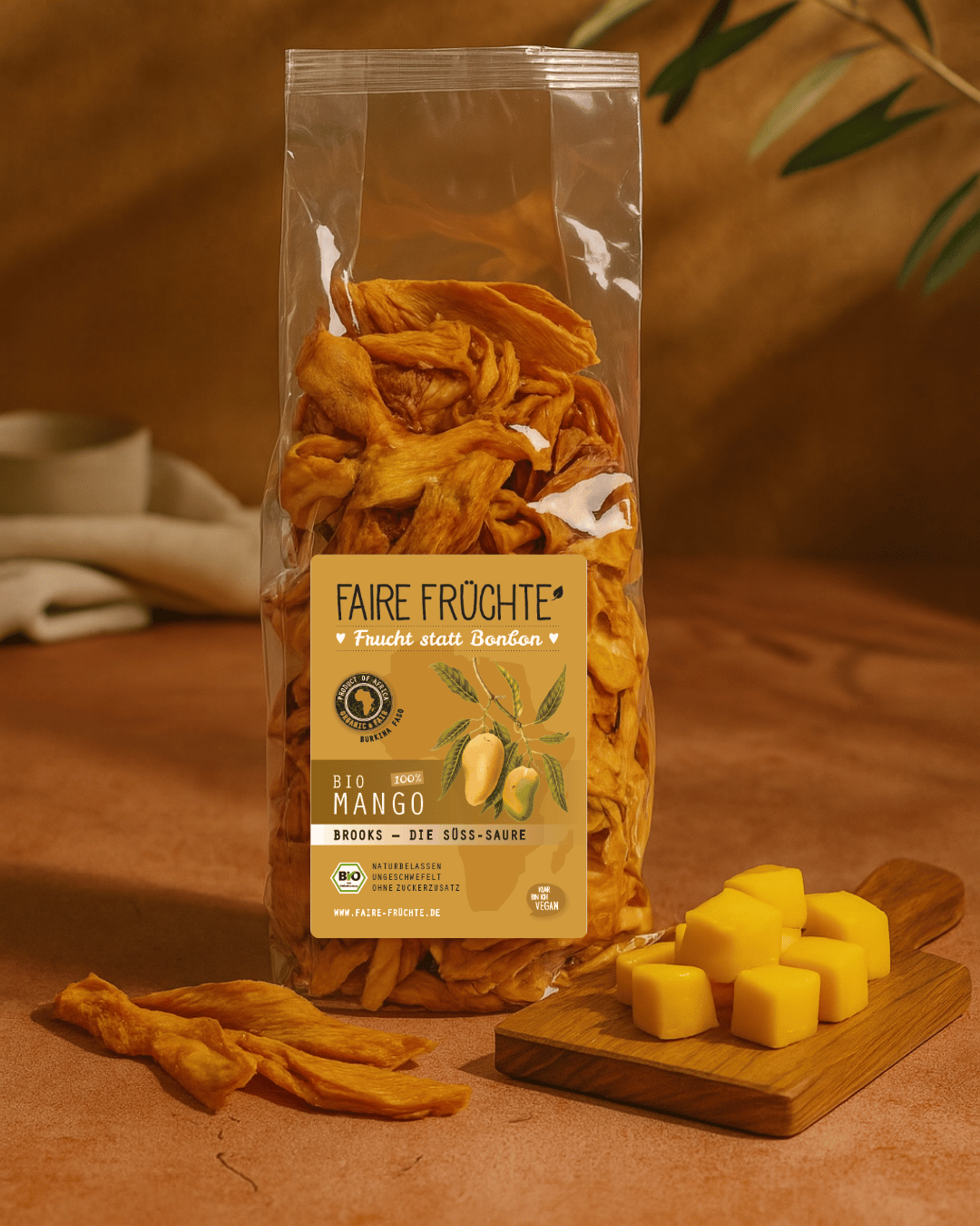 Fâșii de mango dulce-acrișor Brooks Organic - Capacitate 500g, Dimensiune compactă