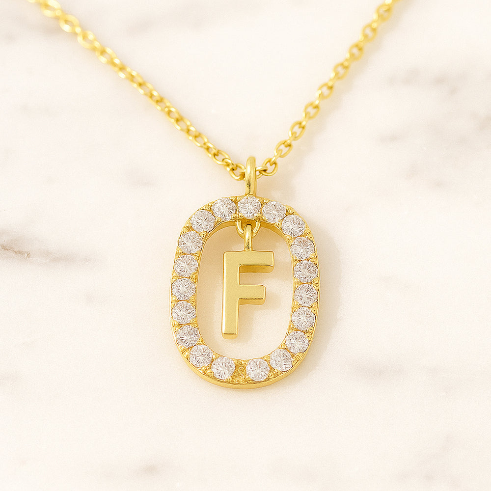 Colier cu pandantiv din argint 925, diverse litere într-un cerc cu strasuri, 45cm