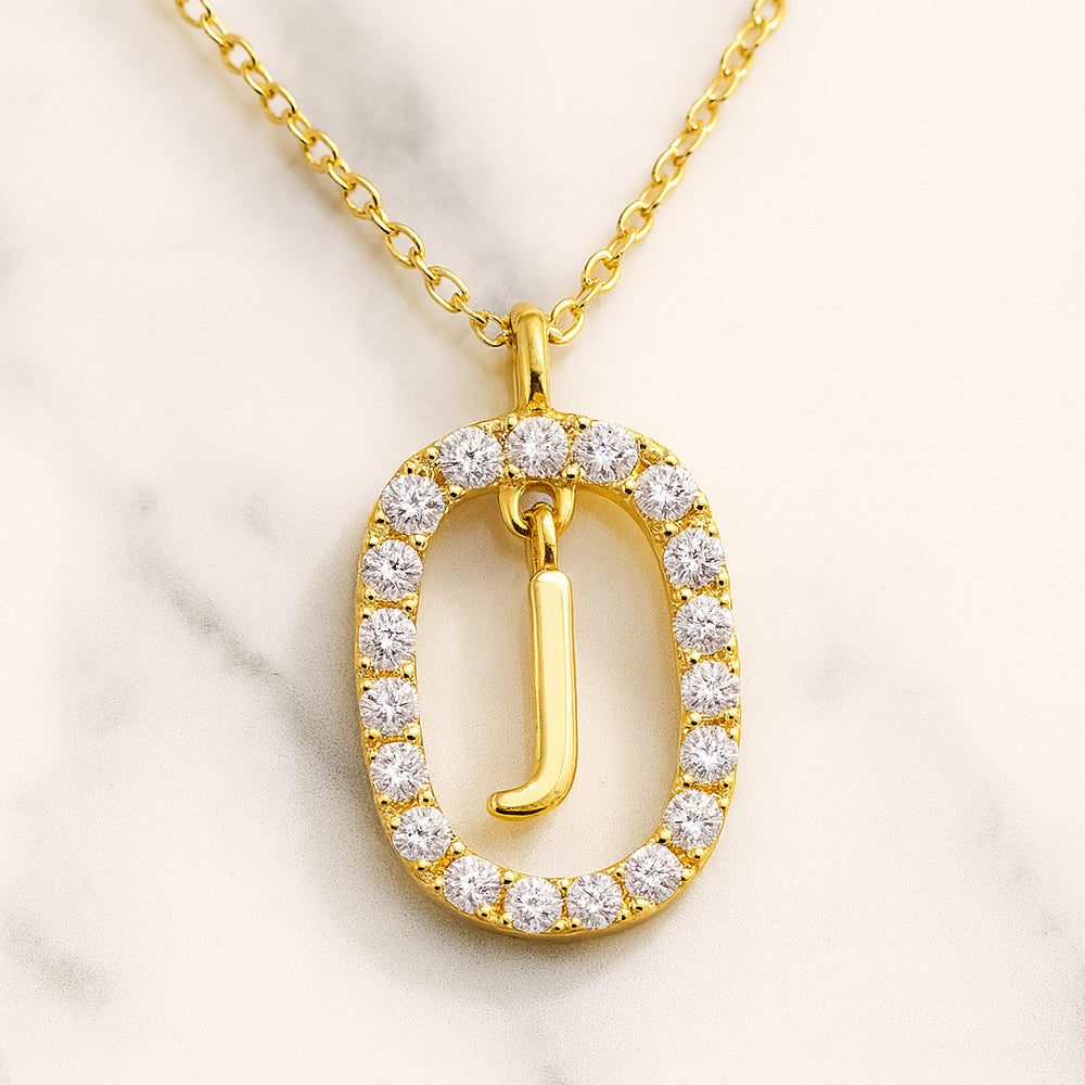 Colier cu pandantiv din argint 925, diverse litere într-un cerc cu strasuri, 45cm