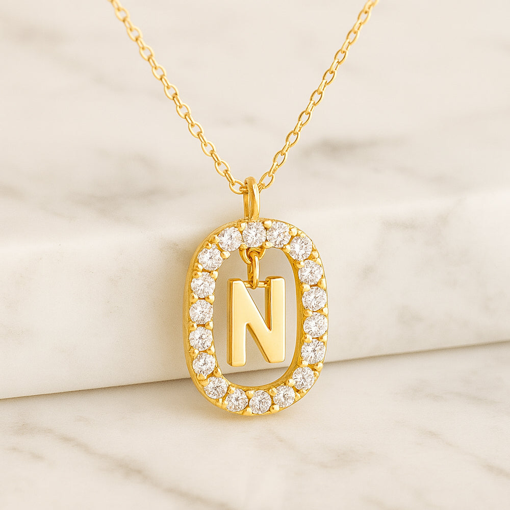 Colier cu pandantiv din argint 925, diverse litere într-un cerc cu strasuri, 45cm