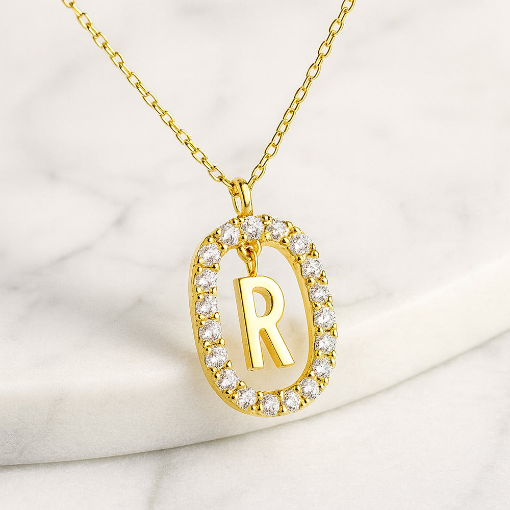 Colier cu pandantiv din argint 925, diverse litere într-un cerc cu strasuri, 45cm